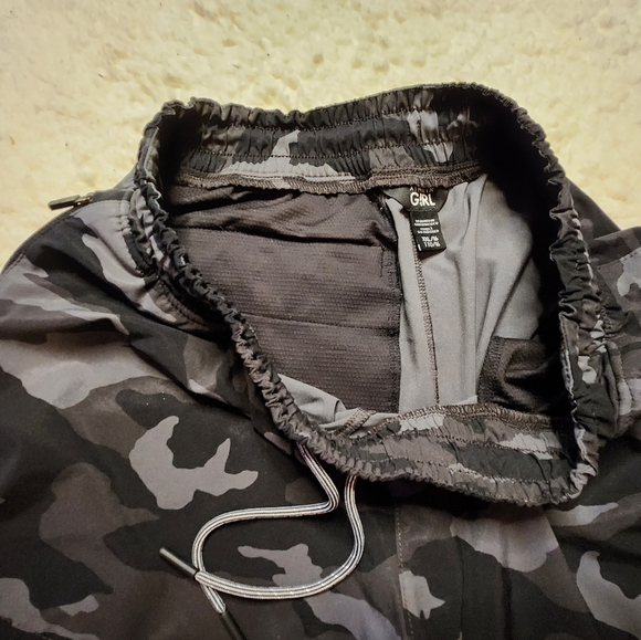 ATHLETA GIRL CAMO ATHLETIC SHORTS Girl's Sz XXL 16 - Picture 3 of 8